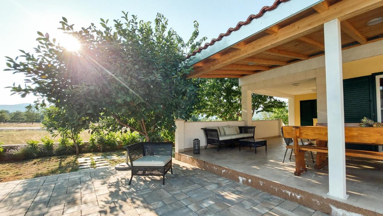 Villa Legacy Krusvar Exterior photo