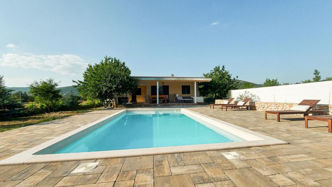 Villa Legacy Krusvar Exterior photo