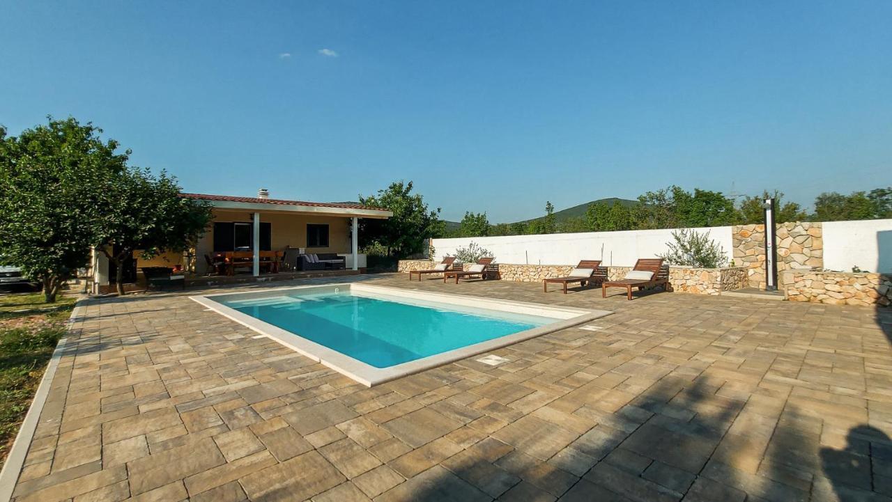 Villa Legacy Krusvar Exterior photo