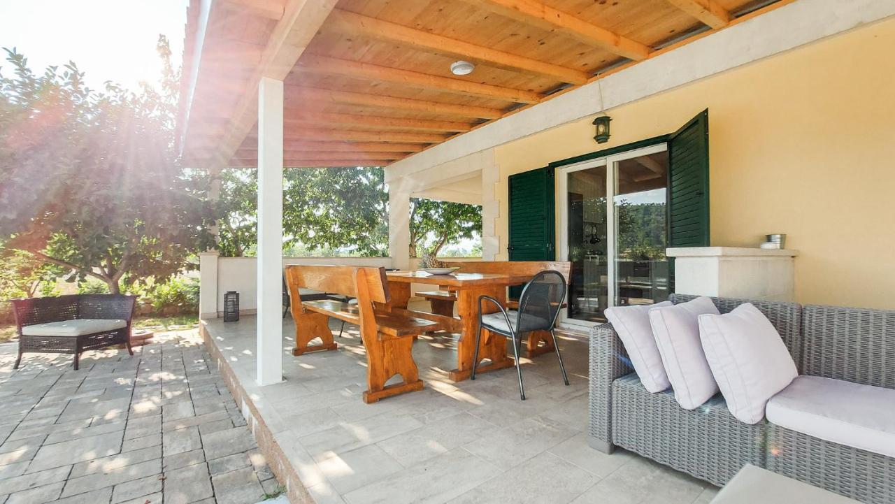 Villa Legacy Krusvar Exterior photo