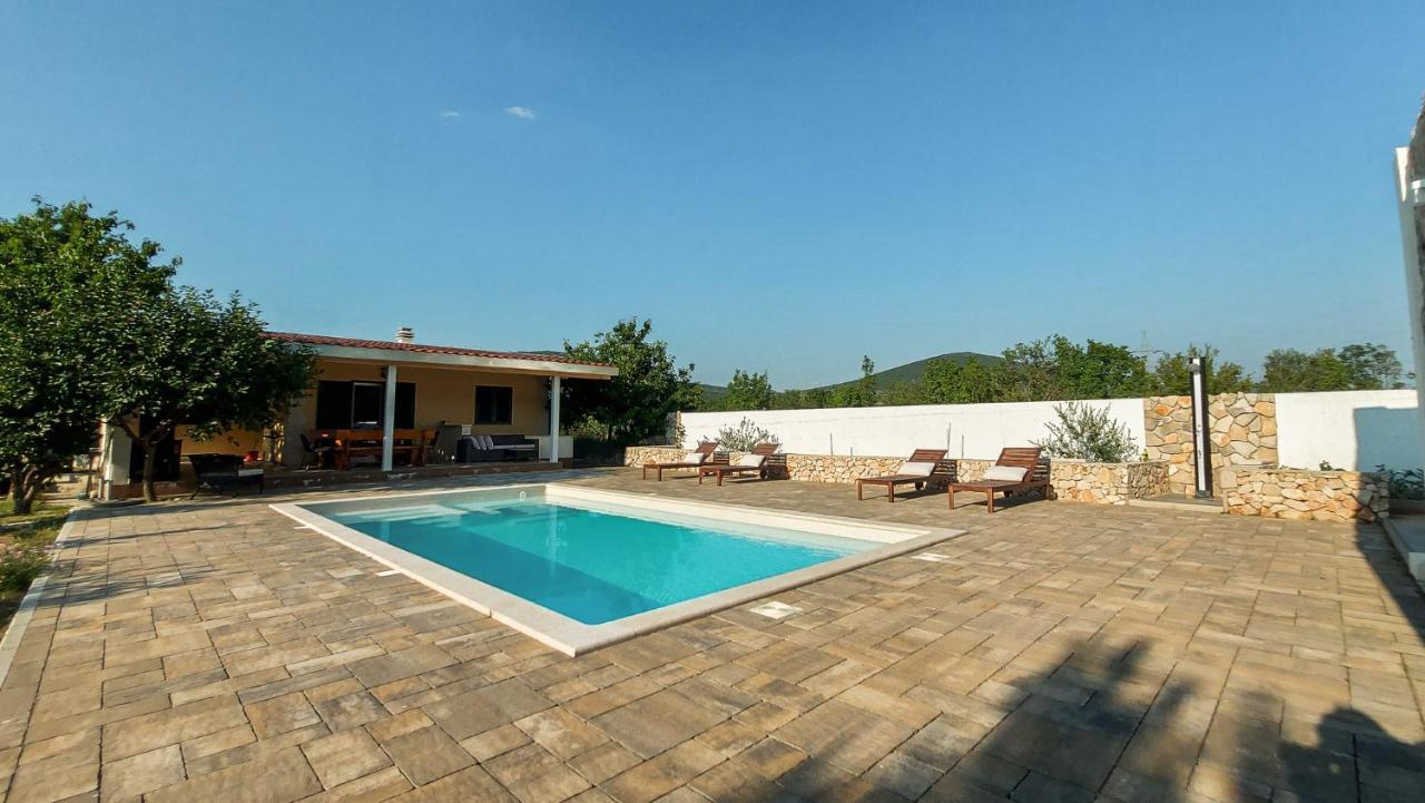 Villa Legacy Krusvar Exterior photo