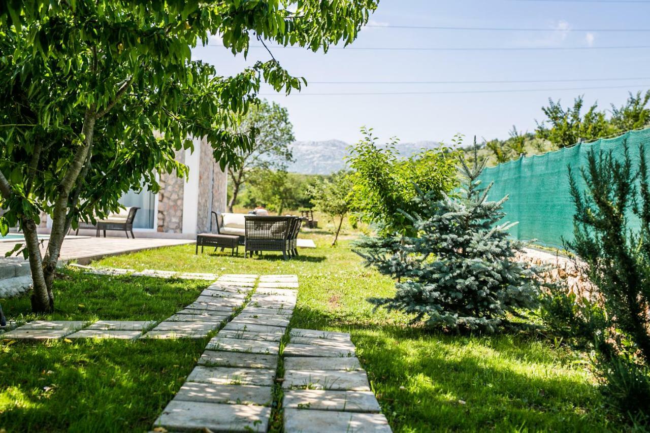 Villa Legacy Krusvar Exterior photo